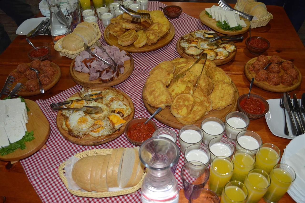 Etno Restoran Ranc Motel Radibus Buitenkant foto
